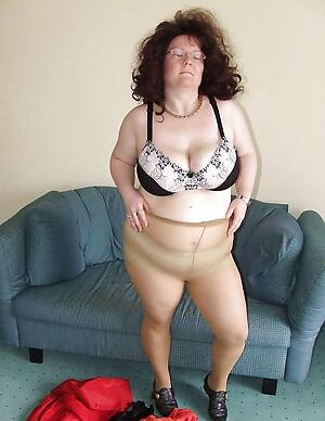 Mature pantyhose pussy pics