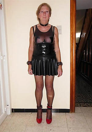 Sexy mature women about latex photo