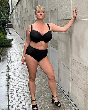 Adult woman lingerie erotic pics